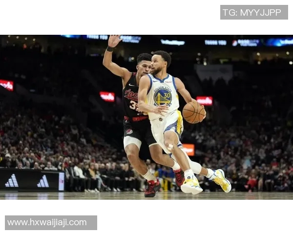 库里在对阵开拓者的精彩表现集锦回顾与分析 库里在对阵开拓者的精彩表现集锦回顾与分析